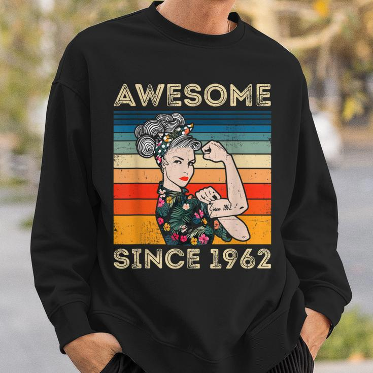 Awesome Since 1962 60Th Birthday Gifts 60 Years Old Vintage Sweatshirt Gifts for Him