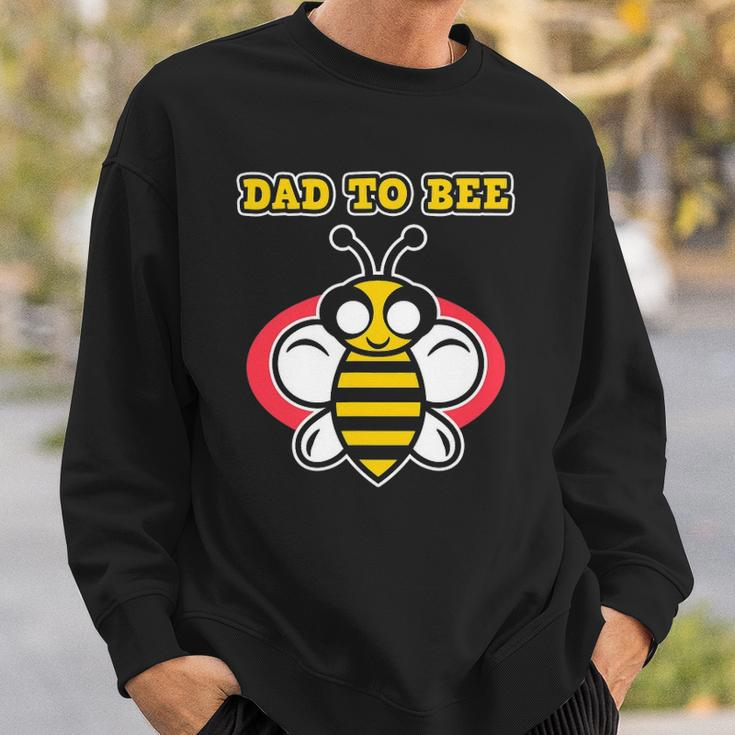Dad To Bee - Pregnant Women & Moms - Pregnancy Bee Sweatshirt Gifts for Him