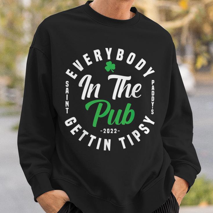 Everybody In The Pub Gettin Tipsy Sweatshirt Gifts for Him