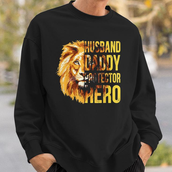Mens Husband Daddy Protector Hero Fathers Day Flag Usa Sweatshirt Gifts for Him