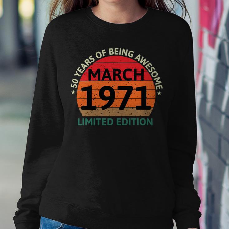 March 1971 50 Years Old Retro Vintage 50Th Birthday V2 Sweatshirt Gifts for Her