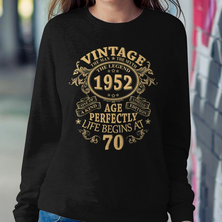 Vintage 1952 The Man Myth Legend 70 Year Old Birthday Gifts Sweatshirt Gifts for Her