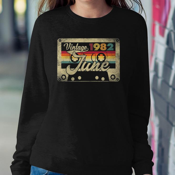 Vintage June 1982 40Th Birthday Gift 40 Years Old Retro Sweatshirt Gifts for Her
