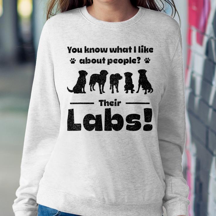 Official Professional Labrador Groomer Sweatshirt Gifts for Her