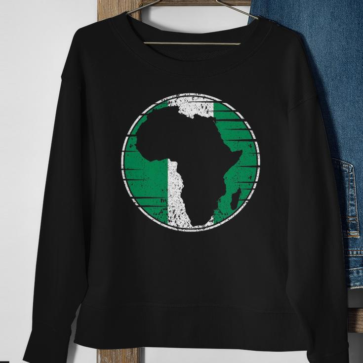 Africa Vintage Retro Map Nigeria Nigerian Flag Sweatshirt Gifts for Old Women