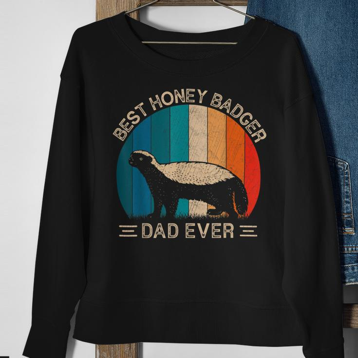 Best Honey Badger Dad Ever Honey Badger Graphic Fathers Day Sweatshirt Gifts for Old Women
