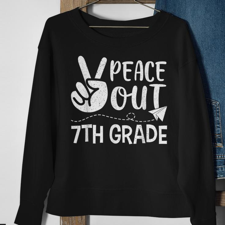 Happy Last Day Of School Retro Peace Out 7Th Grade Sweatshirt Gifts for Old Women