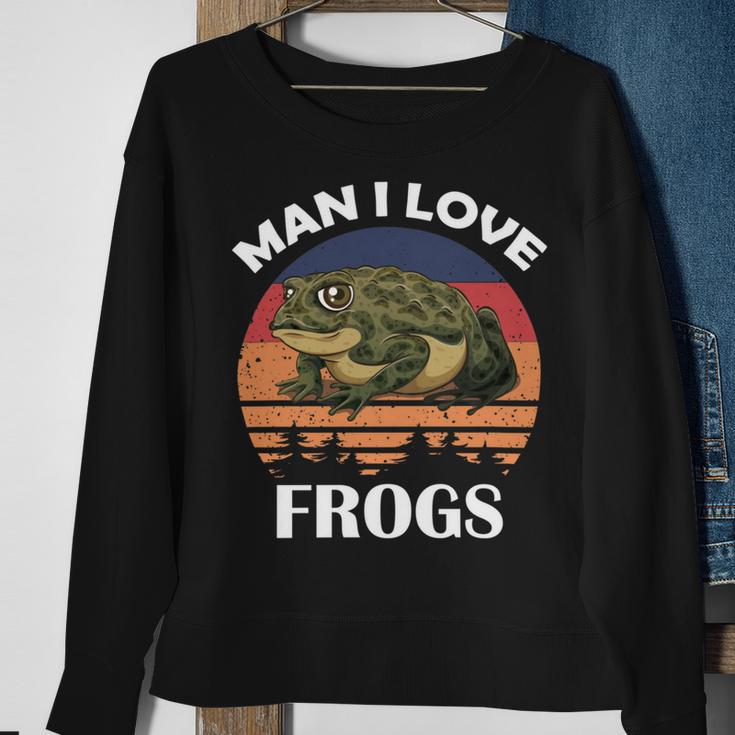 Man I Love Frogs Funny Retro Frog Sweatshirt Gifts for Old Women