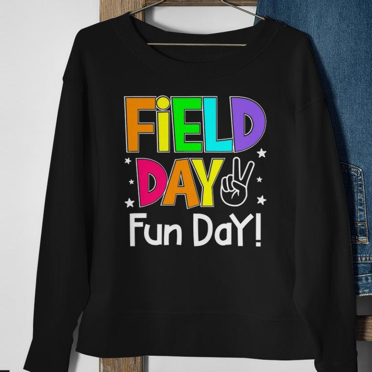 Men Field Trip Fun Day 2022 For Adults Teacher Math Teacher Sweatshirt Gifts for Old Women