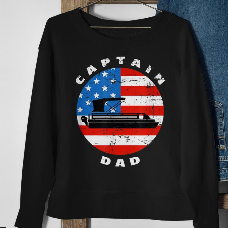 Mens Captain Dad Pontoon Boat Retro Us Flag 4Th Of July Boating Sweatshirt Gifts for Old Women