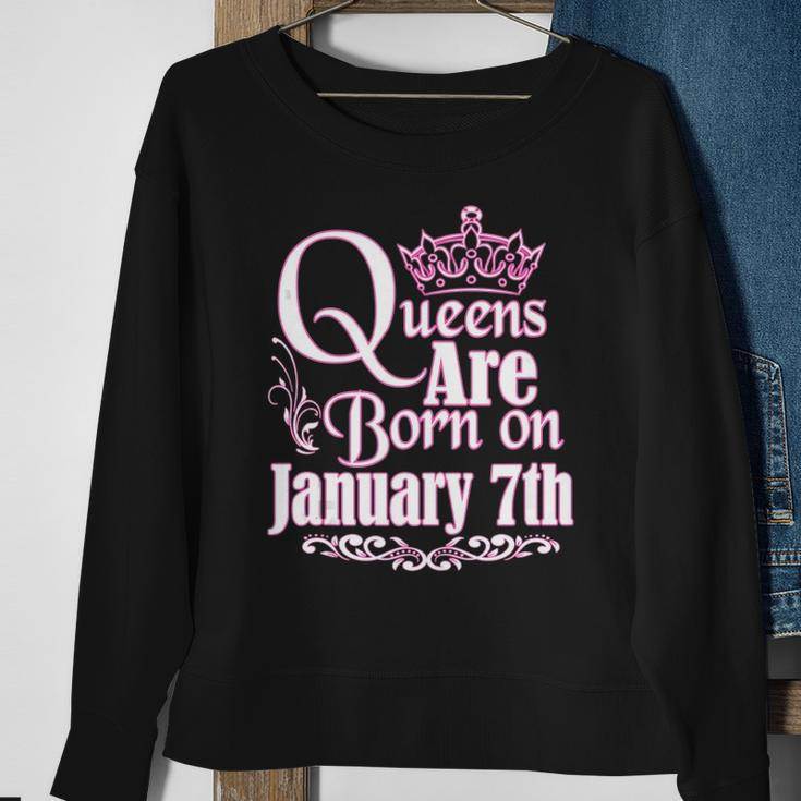 Queens Are Born On January 7Th Capricorn Aquarius Birthday Sweatshirt Gifts for Old Women