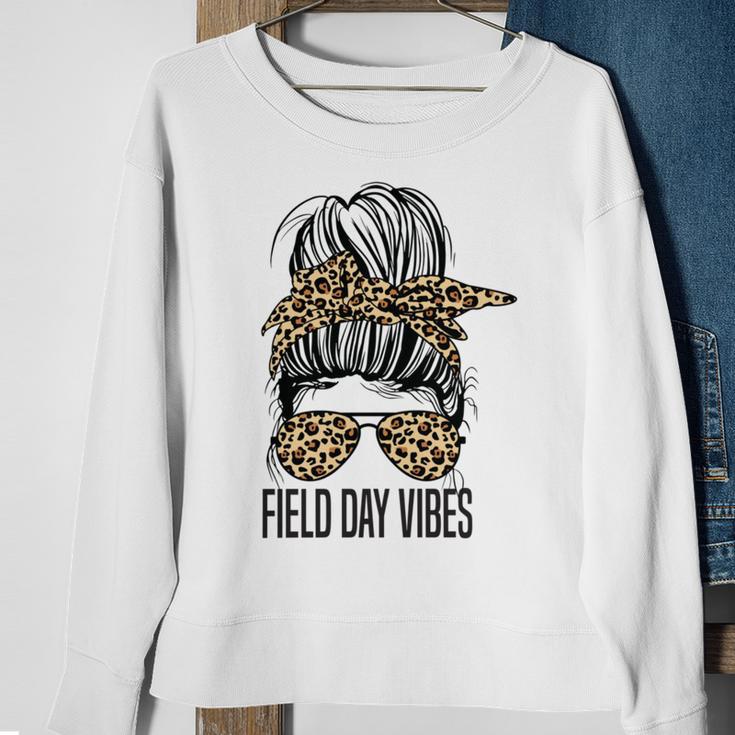 Happy Field Day Field Day Tee Kids Graduation School Fun Day V12 Sweatshirt Gifts for Old Women