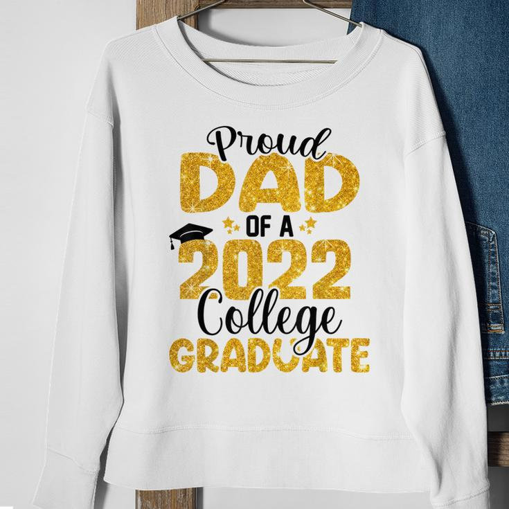 Mens Proud Dad Of 2022 College Graduate Senior Daddy Graduation Sweatshirt Gifts for Old Women