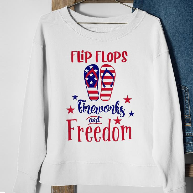 Womens July 4Th Flip Flops Fireworks & Freedom 4Th Of July Party V-Neck Sweatshirt Gifts for Old Women