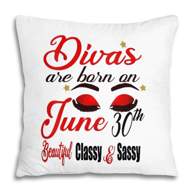 Womens Divas Are Born On June 30Th Cancer Girl Astrology June Queen V Neck Pillow