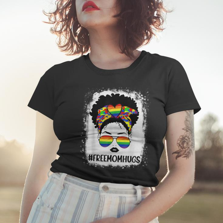 Black Womens Free Mom Hugs Messy Bun Lgbt Pride Rainbow Women T-shirt Gifts for Her