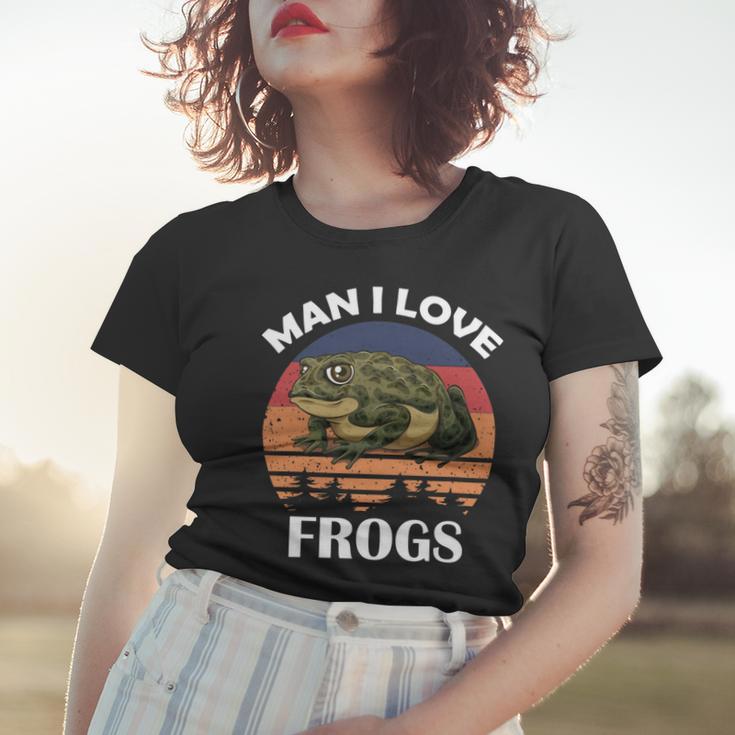 Man I Love Frogs Funny Retro Frog V2 Women T-shirt Gifts for Her