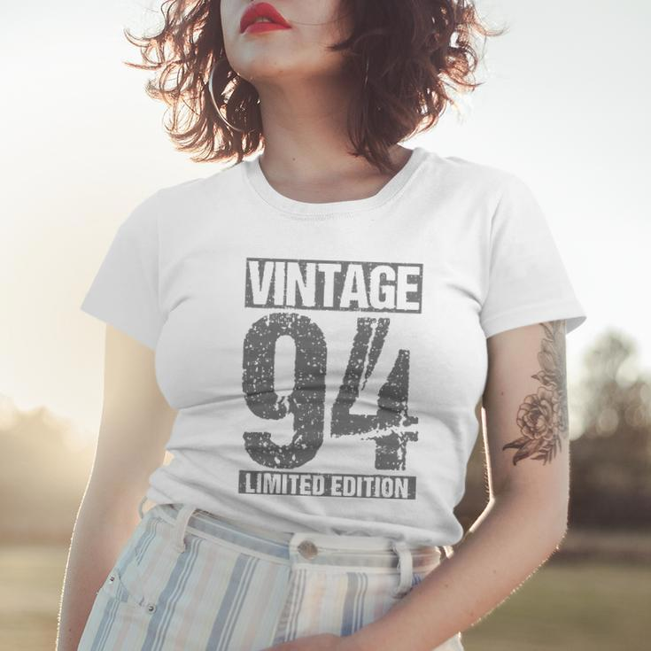 28 Years Old Vintage 1994 28Th Birthday Decoration Men Women Women T-shirt Gifts for Her