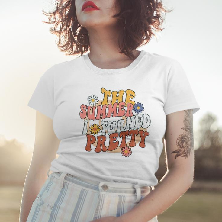 The Summer I Turned Pretty Flowers Daisy Retro Vintage Women T-shirt Gifts for Her