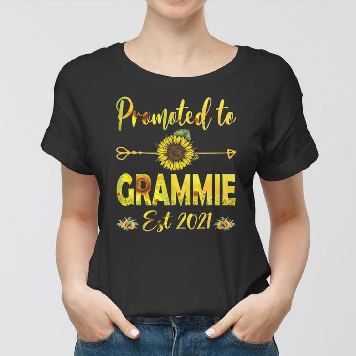Promoted To Grammie Est 2022 Sunflower Women T-shirt