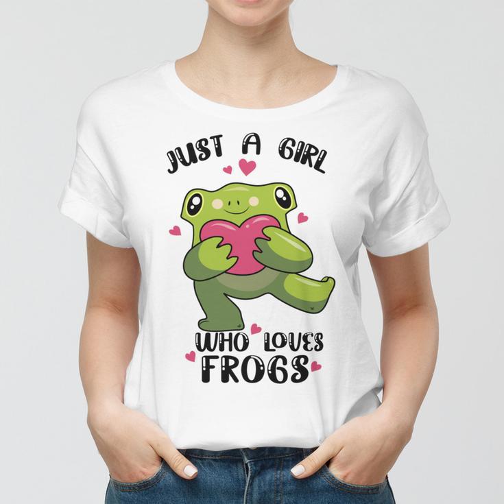 Cute Frog Just A Girl Who Loves Frogs Funny Frog Lover Gift For Girl Frog Lover Women T-shirt