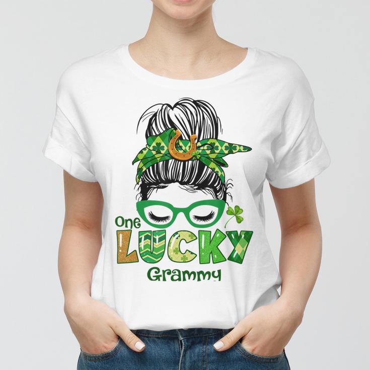 One Lucky Grammy Messy Bun Leopard St Patricks Day Women T-shirt