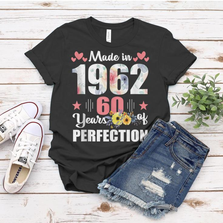Made 1962 Floral 60 Years Old Family 60Th Birthday 60 Years Women T-shirt Funny Gifts