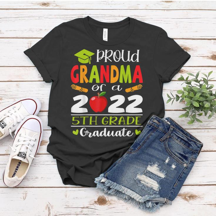 Proud Grandma Of A Class Of 2022 5Th Grade Graduate Women T-shirt Unique Gifts