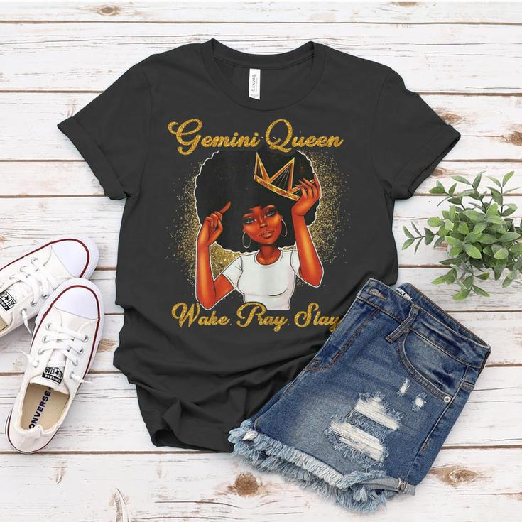 Womens Gemini Queens Are Born In May 21 - June 21 Birthday Women T-shirt Funny Gifts