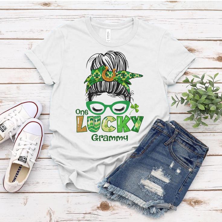 One Lucky Grammy Messy Bun Leopard St Patricks Day Women T-shirt Funny Gifts