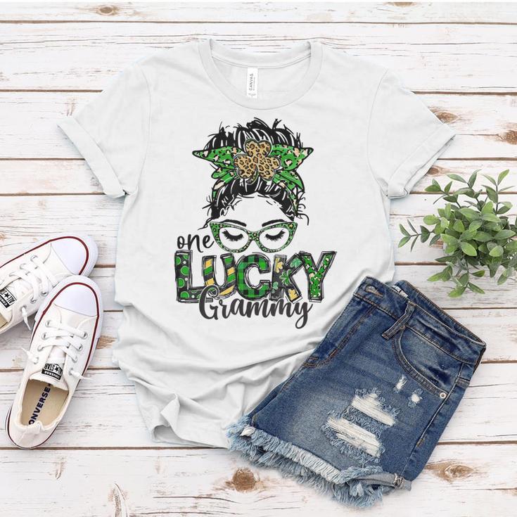 One Lucky Grammy St Patricks Day Messy Bun Leopard Women T-shirt Funny Gifts