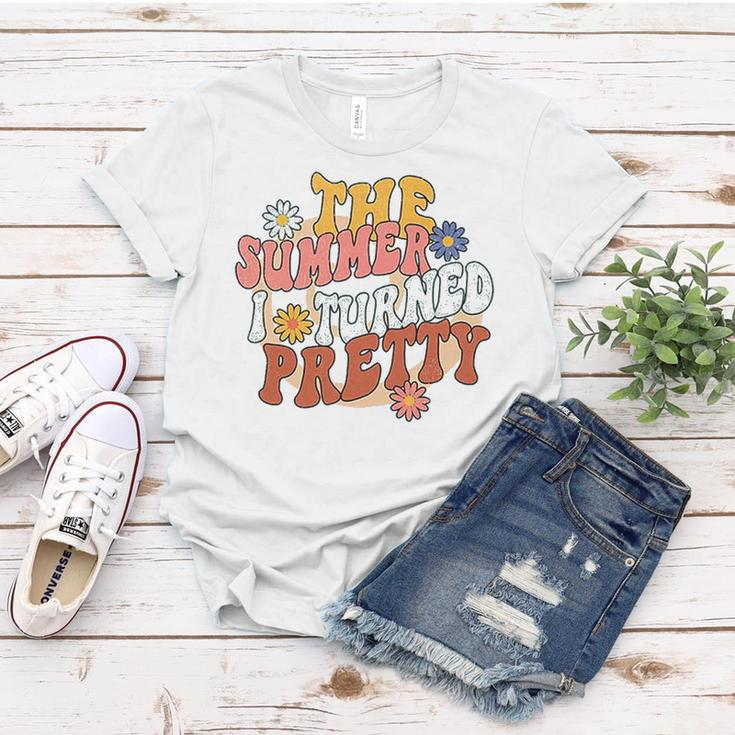 The Summer I Turned Pretty Flowers Daisy Retro Vintage Women T-shirt Funny Gifts