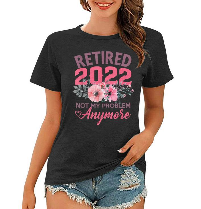 Retired 2022  Retirement Gifts For Women 2022 Cute Pink  Women T-shirt