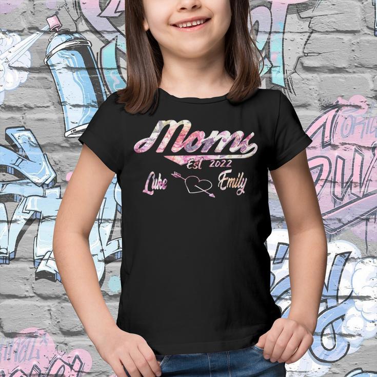 Mom Est 2022 Luke Emily Rainbow Youth T-shirt