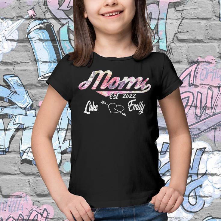 Mom Est Youth T-shirt