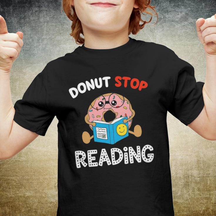 Donut Stop Reading Meme Book Reader Pun Funny Bookworm Youth T-shirt