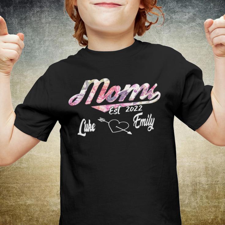 Mom Est Youth T-shirt