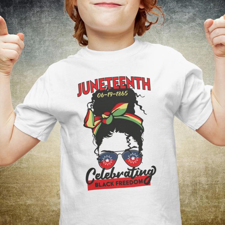 Free-Ish Juneteenth Celebrate Black Freedom Free-Ish 1865 Messy Bun Afro Mom Youth T-shirt