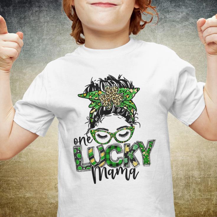 One Lucky Mama St Patricks Day Leopard Messy Bun Youth T-shirt