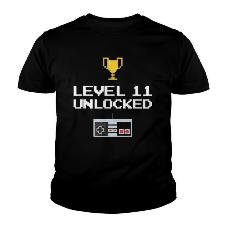 11Th Birthday Gift 11 Years Old Level Up Retro Gamer Youth T-shirt