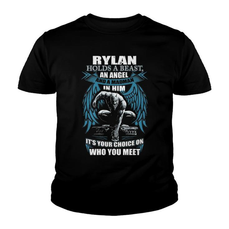 Rylan Name Gift   Rylan And A Mad Man In Him Youth T-shirt