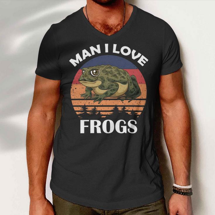 Man I Love Frogs Funny Retro Frog Men V-Neck Tshirt