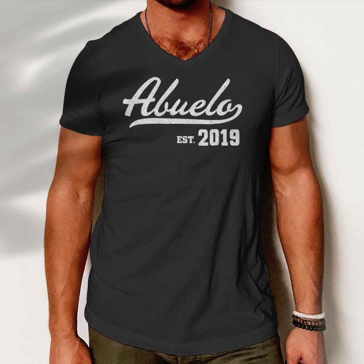 Mens Abuelo Est 2019 Distressed Men V-Neck Tshirt