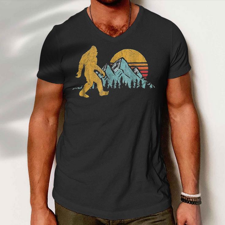 Vintage Retro Bigfoot Believe Silhouette Mountain Sun 234 Shirt Men V-Neck Tshirt