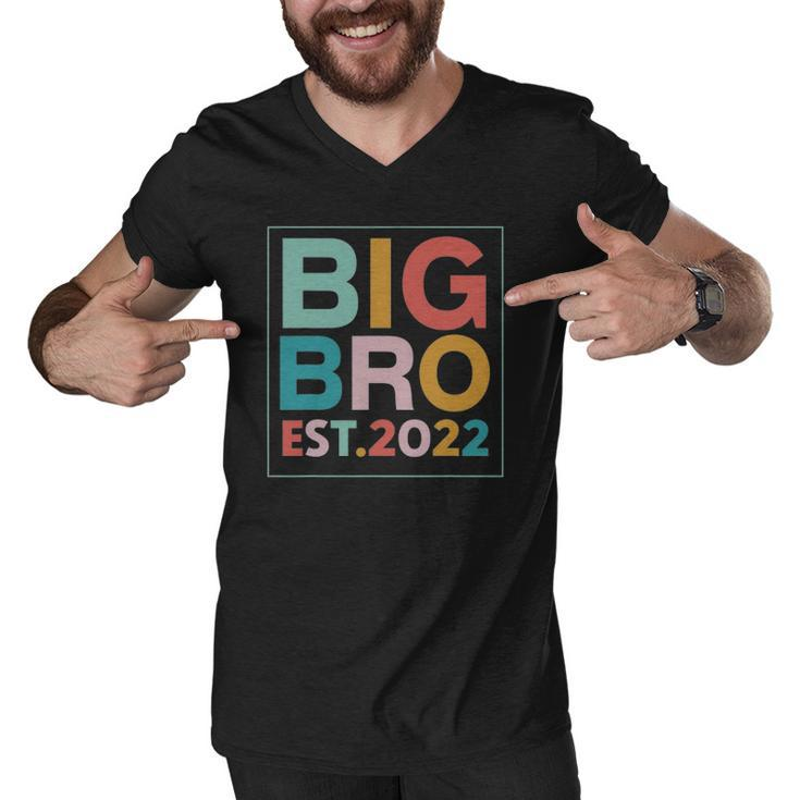 Big Bro Est 2022 Promoted To Brother 2022 Fathers Day Men V-Neck Tshirt