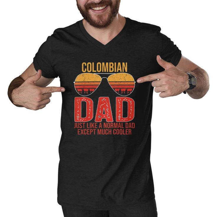 Colombian Dad Retro Sunglasses Colombia Fathers Day Men V-Neck Tshirt
