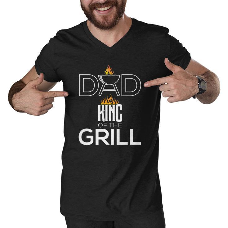 Dad King Of The Grill Funny Bbq Fathers Day Barbecue Men V-Neck Tshirt