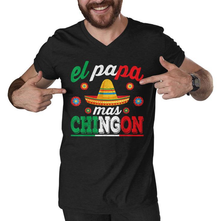 El Papa Mas Chingon Funny Mexican Dad Husband Regalo Flag  V3 Men V-Neck Tshirt