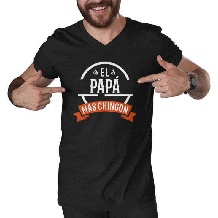 El Papa Mas Chingon Spanish Dad Fathers Day Men V-Neck Tshirt