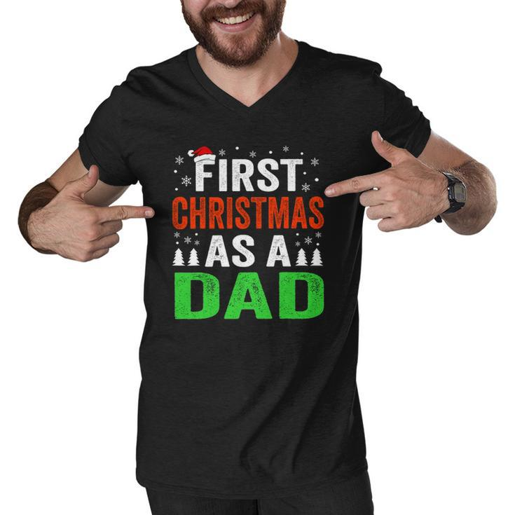 First Christmas As A Dad New Dad 1St Christmas Newborn Daddy Men V-Neck Tshirt